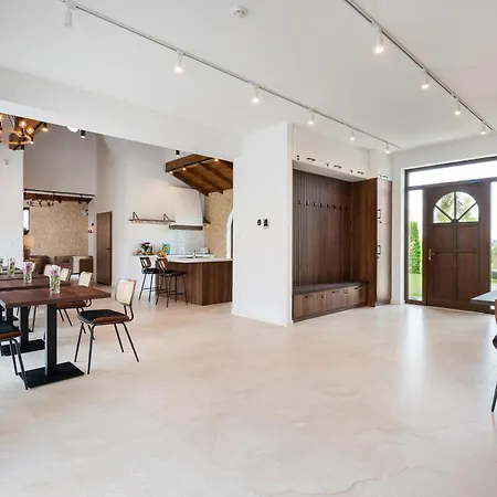 Maro Winnica * Trzebun (Koscierzyna)